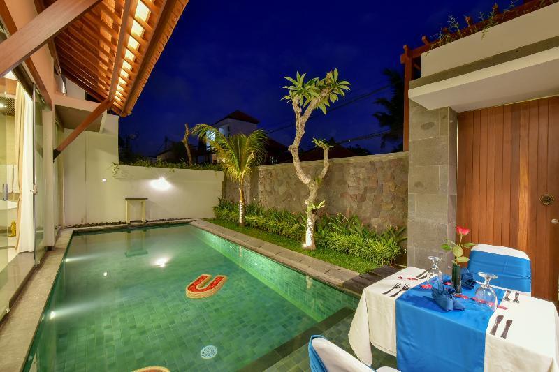 Del Cielo Villa Seminyak エクステリア 写真